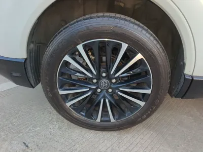 Toyota Venza 2022, 65700 км, за 108954.77 CNY - фото 10