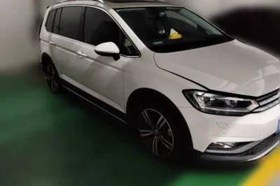 Volkswagen Touran 2018, 36700 км, за 94411.19 CNY
