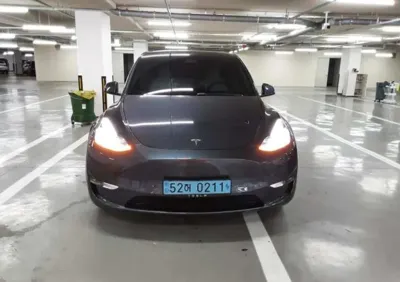 Tesla Model Y · 2022 год