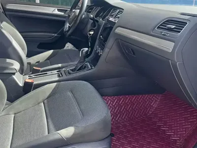 Volkswagen Golf 2020, 69000 км, за 53800 CNY