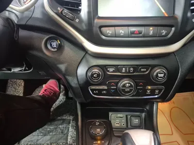 Jeep Cherokee 2015, 108264 км, за 9800000 KRW - фото 13