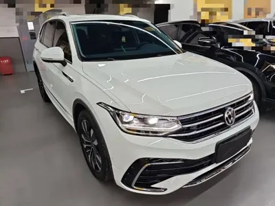Volkswagen Tiguan L 2023, 18100 км, за 133200 CNY