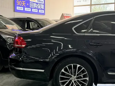 Volkswagen Passat 2015, 165000 км, за 24800 CNY