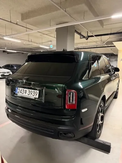 Rolls-Royce Cullinan 2023, 8100 км, за 585000000 KRW
