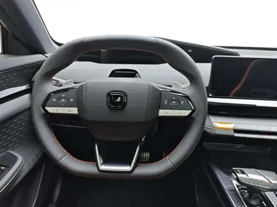 Changan UNI-V 2024, 20000 км, за 60500 CNY