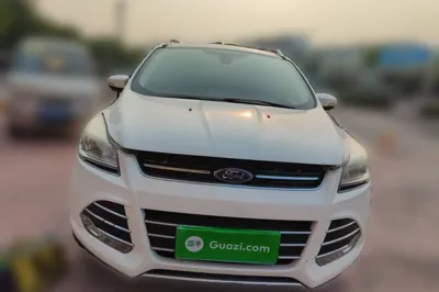 Ford Kuga 2015, 64400 км, за 37953.05 CNY