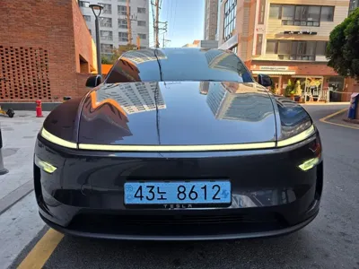Tesla Model Y · 2026 год