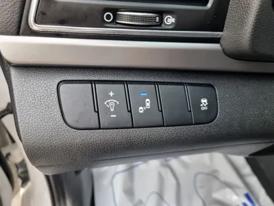 Hyundai Avante 2017, 65844 км, за 10300000 KRW - фото 15