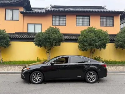 Lexus ES 2017, 130000 км, за 125800 CNY