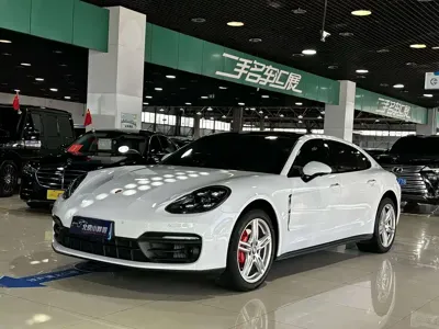 Porsche Panamera · 2022 год