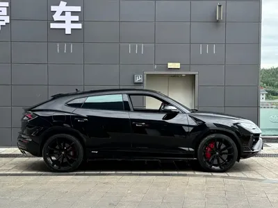 Lamborghini Urus 2023, 68500 км, за 2298000 CNY