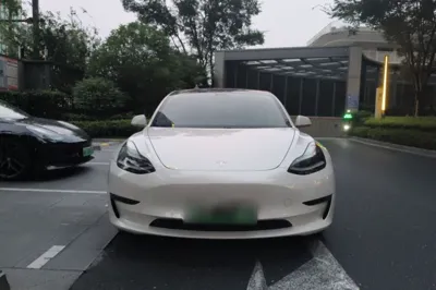 Tesla Model 3 2020, 58800 км, за 136990.51 CNY