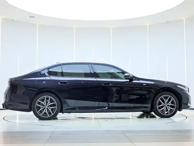 BMW i5 2025, 12800 км, за 239000 CNY - фото 14