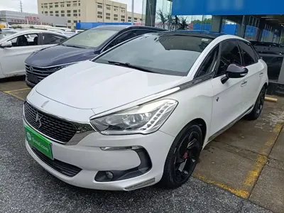 DS DS 5 · 2019 год