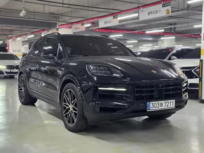 Porsche Cayenne 2024, 35000 км, за 143230000 KRW