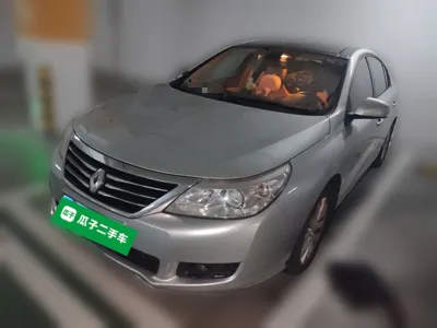 Renault Latitude · 2011 год