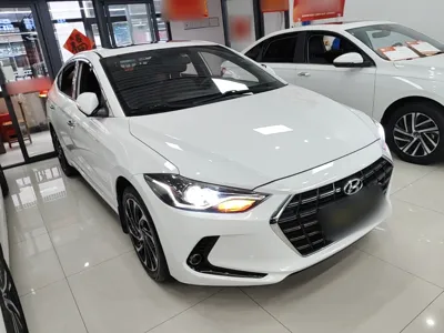 Hyundai Elantra (6th Generation 2019, 42600 км, за 61226.85 CNY