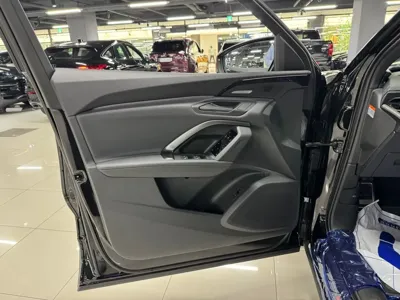 Audi Q5 2025, 20 км, за 87000000 KRW - фото 5