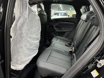 Audi Q5 2025, 15 км, за 87000000 KRW - фото 12
