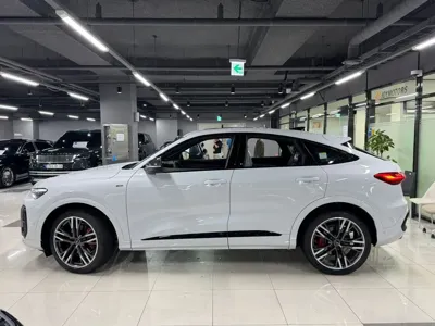 Audi Q5 2025, 21 км, за 97000000 KRW