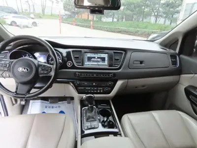 Kia Canival 2015, 114759 км, за 8000000 KRW - фото 12