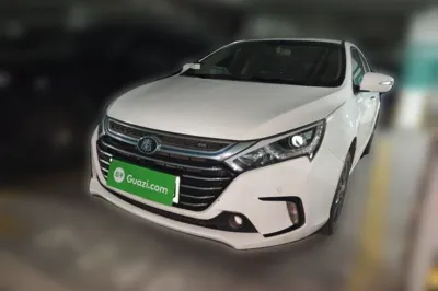 BYD Qin New Energy 2018, 62600 км, за 43264.44 CNY - фото 1