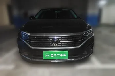 Volkswagen Passat 2024, 41400 км, за 134862.68 CNY
