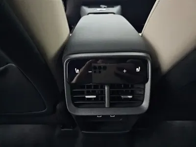 Volvo 沃尔沃XC70插电式混动 2025, 12200 км, за 221800 CNY - фото 13