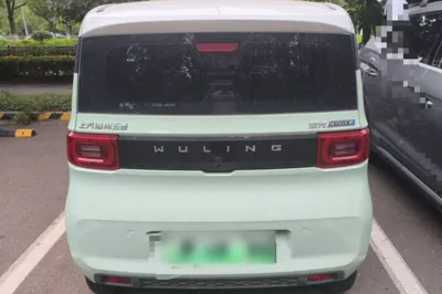 Wuling Hongguang MINIEV 2021, 9000 км, за 35131.91 CNY