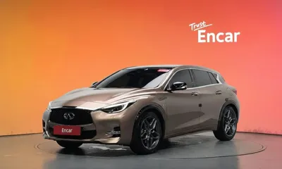 Infiniti Q30 · 2017 год