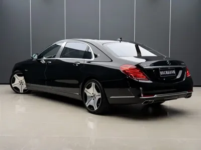 Mercedes-Benz S-Class 2017, 18000 км, за 698000 CNY