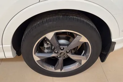 Audi Q3 2024, 14500 км, за 154035.19 CNY
