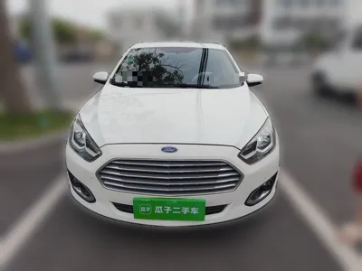 Ford Escort 2015, 89500 км, за 25926.11 CNY