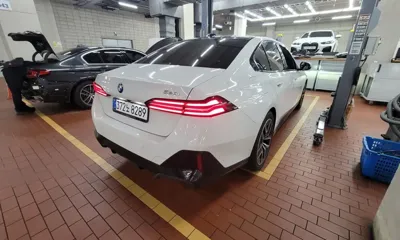 BMW 5-Series 2025, 9850 км, за 62500000 KRW - фото 4