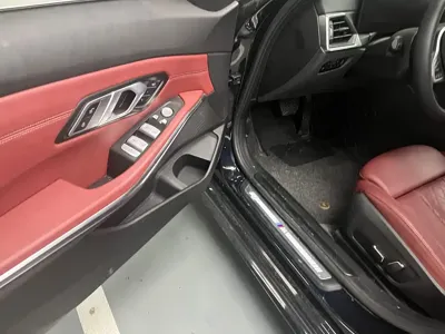 BMW 3 Series 2024, 30000 км, за 126800 CNY