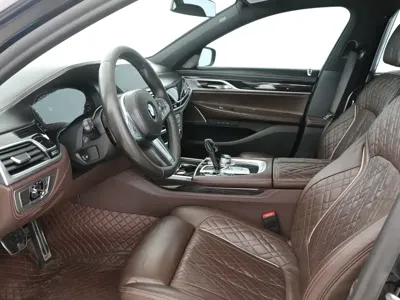 BMW 7 Series 2019, 152000 км, за 276000 CNY