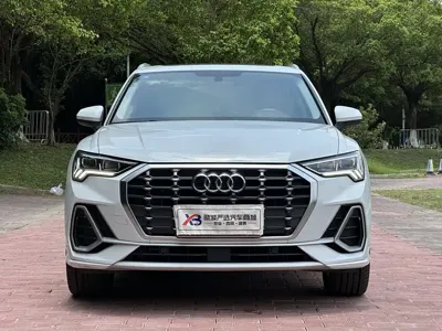 Audi Q3 2020, 38000 км, за 99000 CNY