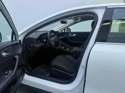 Roewe D7 2024, 100 км, за 63800 CNY - фото 9