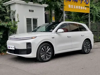 Li Auto Li L6 · 2025 год