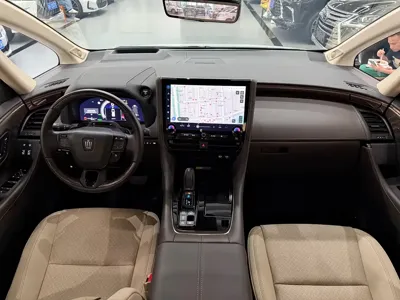 Toyota Vellfire 2023, 40000 км, за 756800 CNY - фото 10