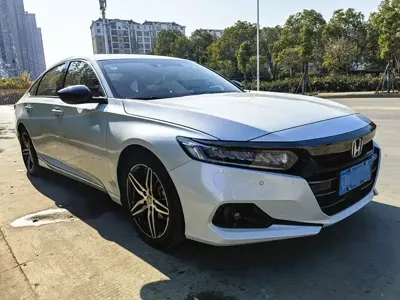 Honda Accord 2022, 32000 км, за 68000 CNY