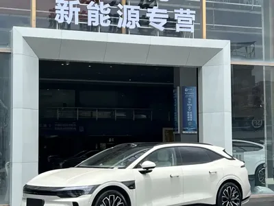 Zeekr 极氪007GT 2025, 17000 км, за 152800 CNY