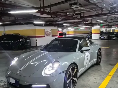 Porsche 911 · 2021 год