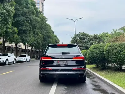 Audi Q7 2025, 1500 км, за 488000 CNY - фото 5