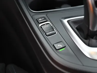 BMW 3 Series 2017, 87000 км, за 69800 CNY - фото 9