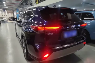 Toyota Highlander 2022, 55599 км, за 194134.92 CNY