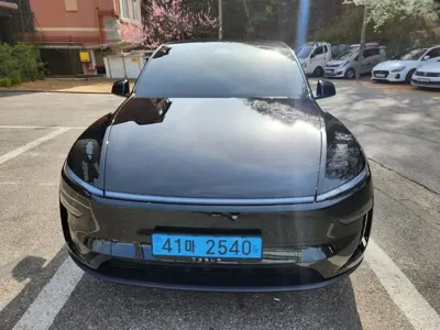 Tesla Model Y · 2026 год
