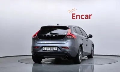 Volvo V40 2018, 80367 км, за 11500000 KRW