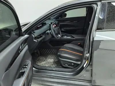 Changan UNI-V 2024, 9900 км, за 74800 CNY - фото 9