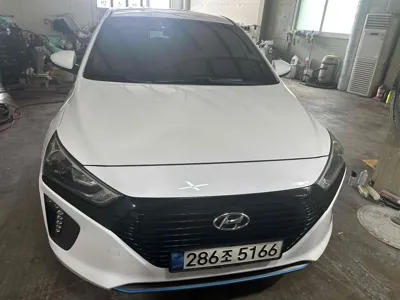 Hyundai Ioniq · 2017 год